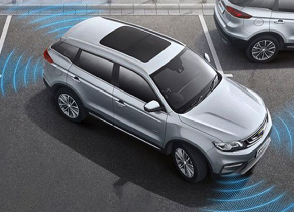 Pantalla de cámara de reversa en vehículo